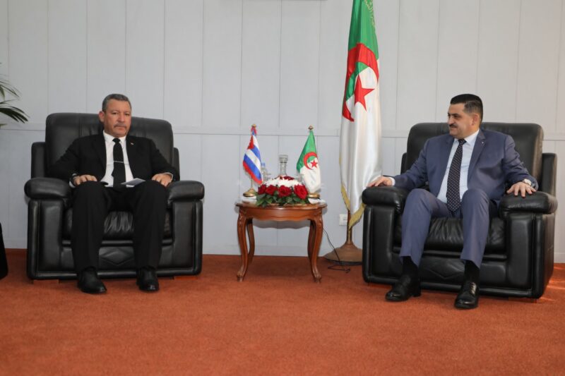 Ministerio de Hidráulica de Argelia, Sr. Omar Bougueroua y el presidente del INRH Antonio Rodríguez 