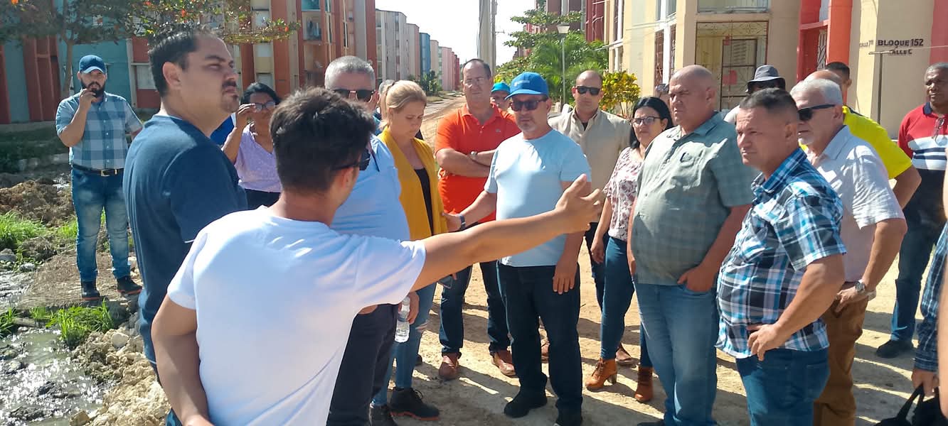 recorrido por obra