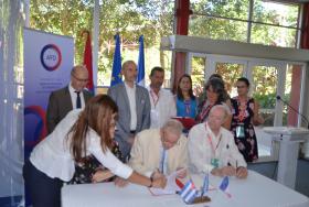 Firman convenio Cuba Francia