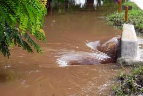 Espirituanos también calzan sus botas ante posible situación meteorológica Espirituanos también calzan sus botas ante posible situación meteorológica