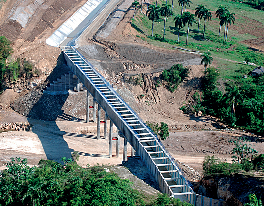 Trasvase Este - Oeste. Holguín. Puente Canal Guayabo