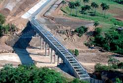 Trasvase Este - Oeste. Holguín. Puente Canal Guayabo Trasvase Este - Oeste. Holguín. Puente Canal Guayabo